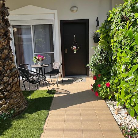 Elegant Glyfada Apartment-Private Garden-Near Metro アテネ エクステリア 写真