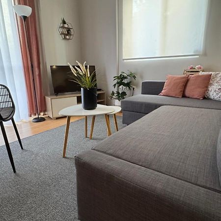 Elegant Glyfada Apartment-Private Garden-Near Metro アテネ エクステリア 写真