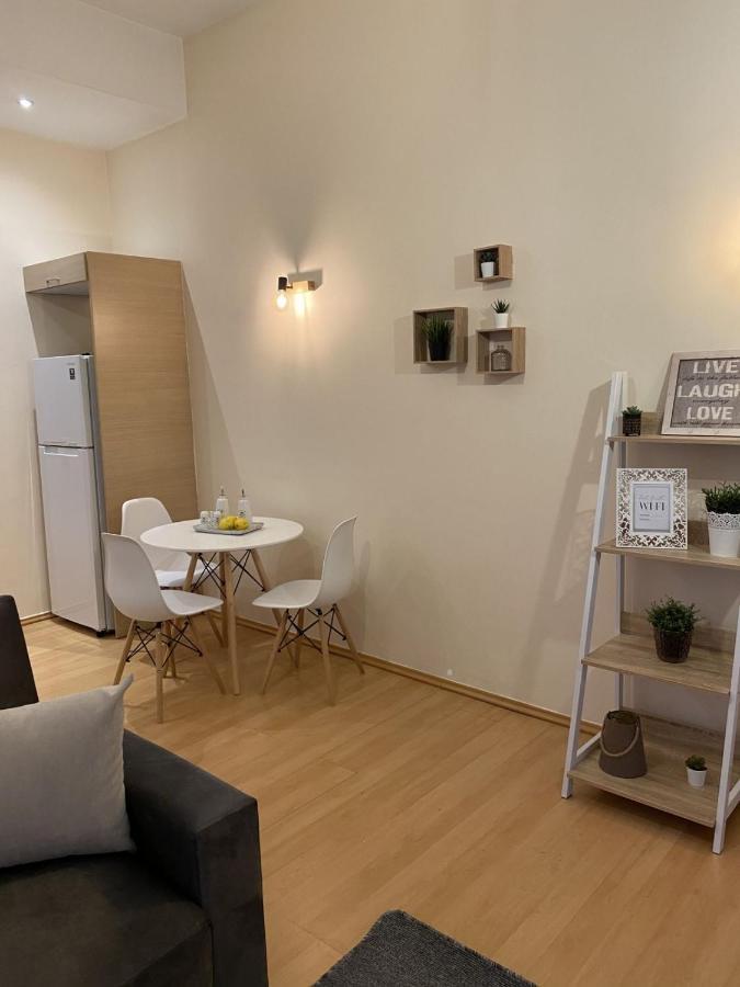 Elegant Glyfada Apartment-Private Garden-Near Metro アテネ エクステリア 写真