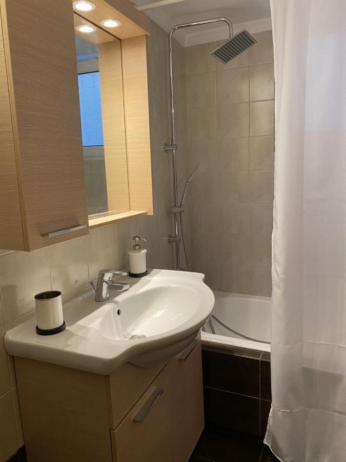 Elegant Glyfada Apartment-Private Garden-Near Metro アテネ エクステリア 写真