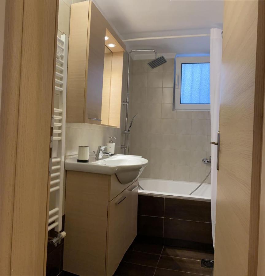 Elegant Glyfada Apartment-Private Garden-Near Metro アテネ エクステリア 写真