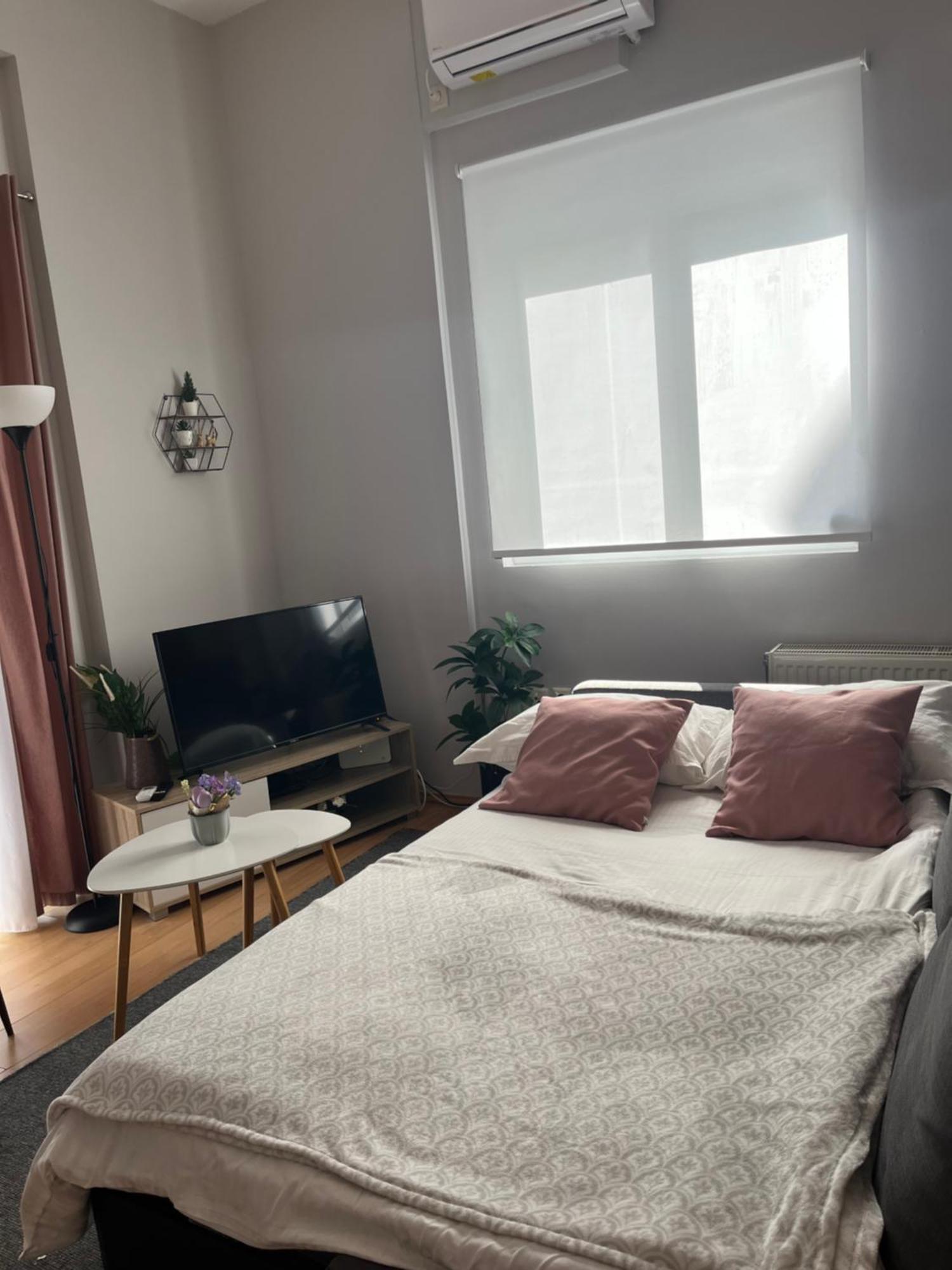 Elegant Glyfada Apartment-Private Garden-Near Metro アテネ エクステリア 写真