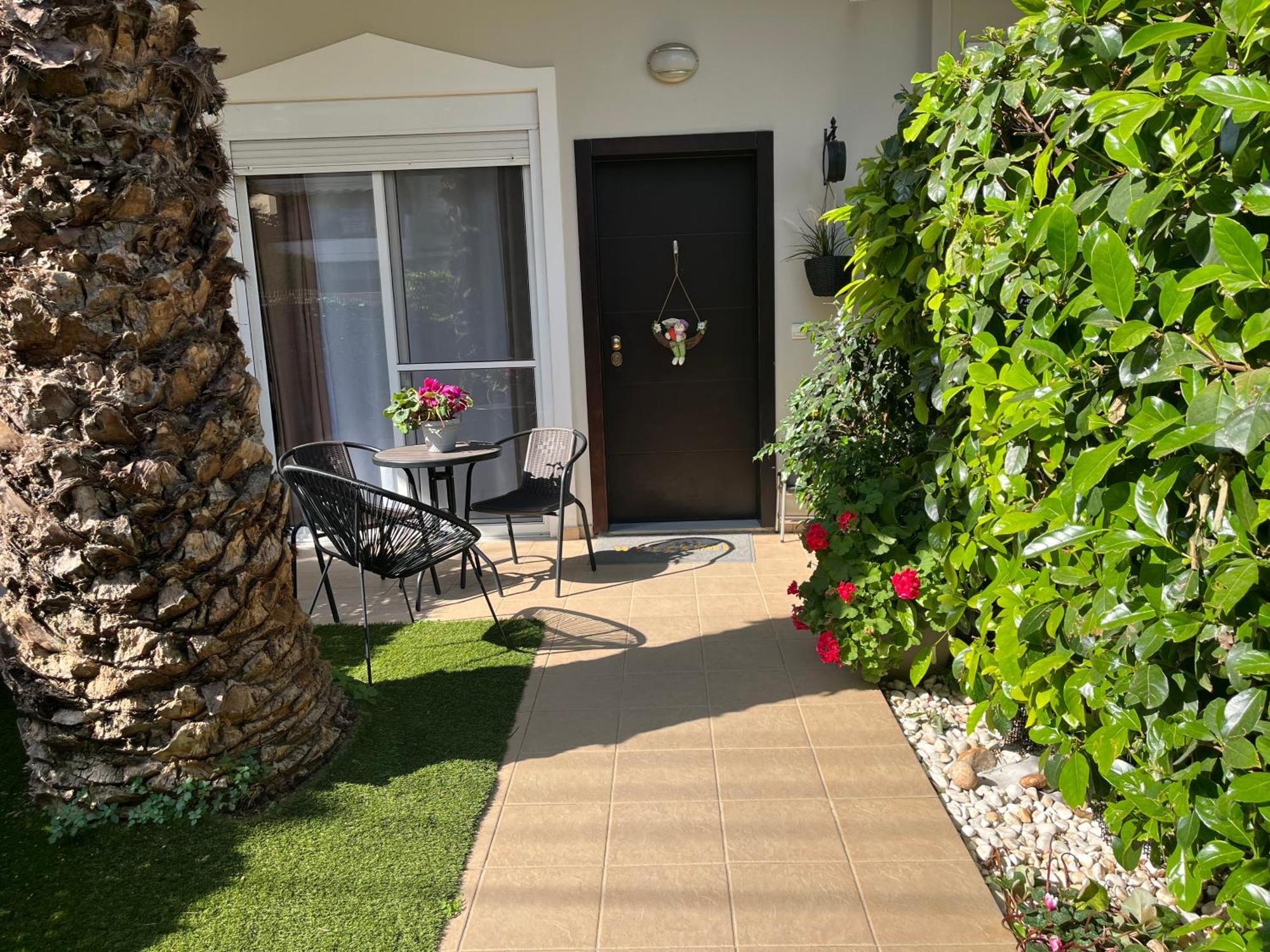Elegant Glyfada Apartment-Private Garden-Near Metro アテネ エクステリア 写真