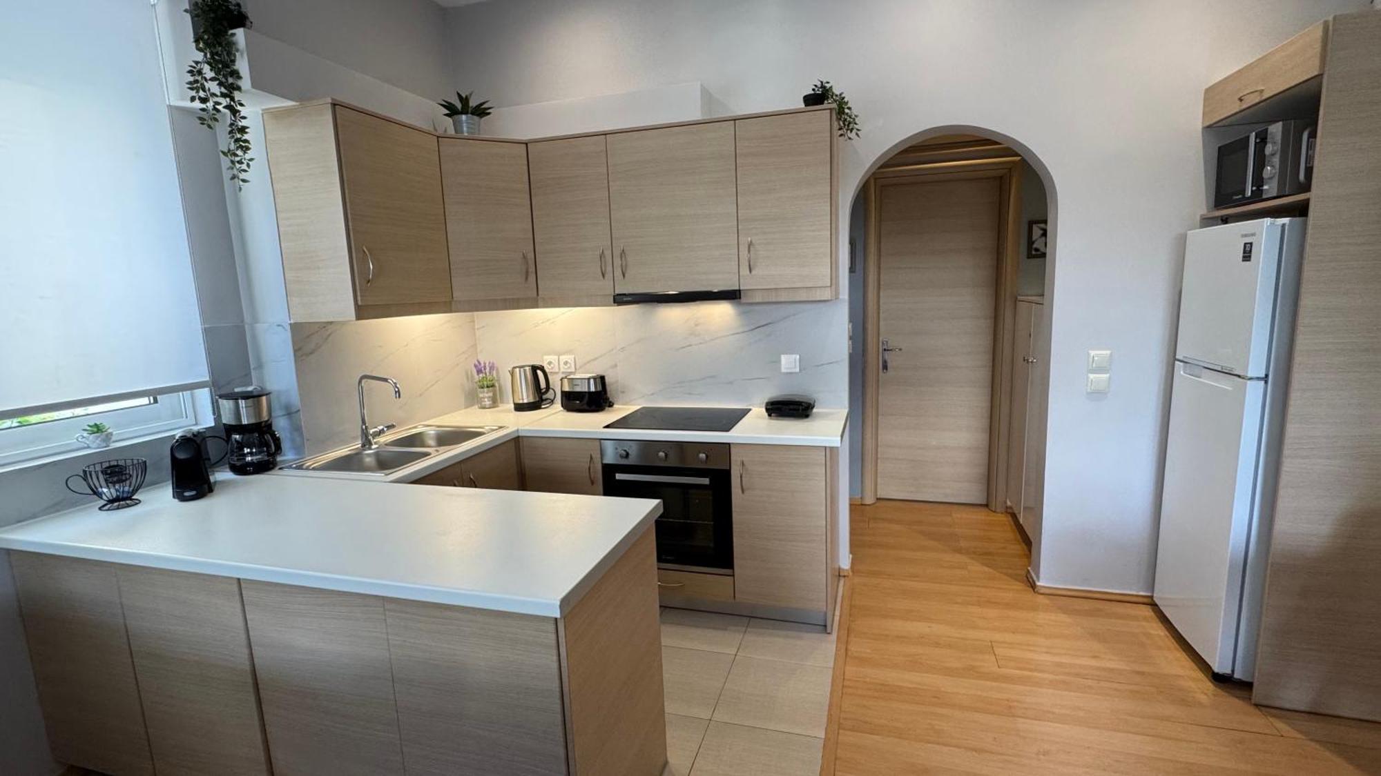 Elegant Glyfada Apartment-Private Garden-Near Metro アテネ エクステリア 写真